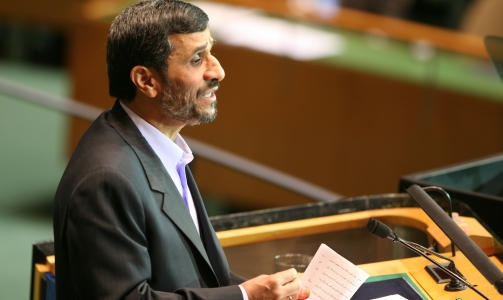 INNR�MMER: Iranske myndigheter innr�mmer at landet er i ferd med � bygge et nytt anlegg for anriking av uran. Denne uka m�tte Irans president, Mahmoud Ahmadinejad, protester da han talte til FNs hovedforsamling. Foto. REUTERS/SCANPIX