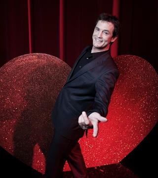 P� TURNE: Standup-showet til Sturla Berg Johansen gj�r det problematisk for programlederen � fullf�re reportasjene til Sporl�s.