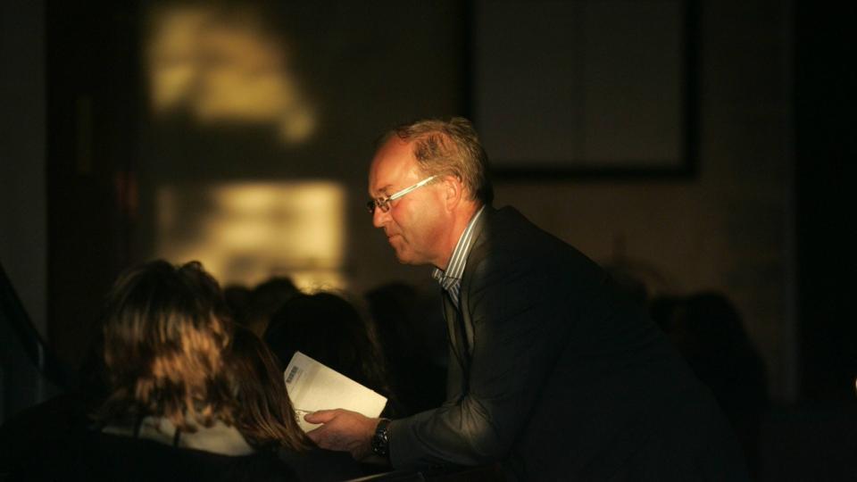 HOLDT �PEN KIRKE: Ordf�rer Hans Seierstad i �stre Toten kommune var blant de mange som m�tte opp i Balke kirke. Foto: TORBJ�RN GR�NNING