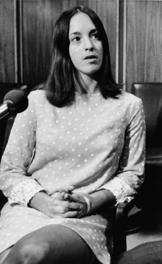 SJOKKERTE: Susan Atkins advarte tilh�rerne under sin egen rettsak: - Pass p� deres barn. Foto: Scanpix.