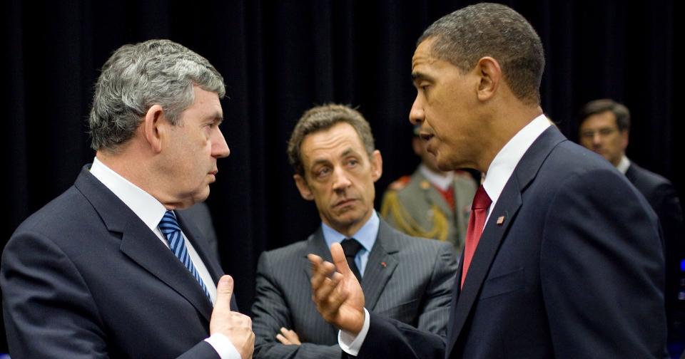 GJ�R DE NOK? Britenes Gordon Brown(t.v) i diskusjon med USAs president Barack Obama. I bakgrunnen st�r Frankrikes president Nicolas Sarkozy.