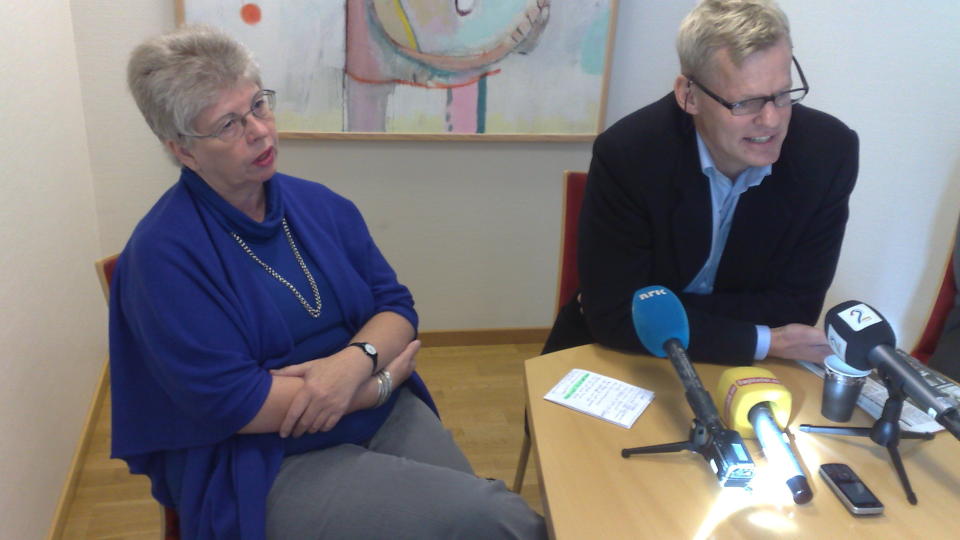STOLT MOR:- Jeg er stolt av guttene, sier Moren til Josch, Kari Hilde French (t.v.), er ogs� til stede. Foto: ARNA VIKANE S�RHEIM
