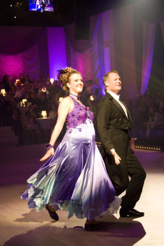 ELEGANT:  Gravide Margrethe R�ed danset sin quickstep i en elegant lang lilla kjole. Foto: STELLA PICTURES