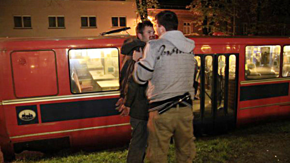 ANHOLDT: Kj�resten (19) hadde ikke billett. Mann (25) arrestert for vold mot offentlig tjenesteperson. Foto: Espen Hovde