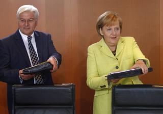 LIKE SOM ... : Frank-Walter og Angela Steinmeier har blitt kritisert for � ikke ha v�rt tydelig nok p� hva som skiller dem. Foto: SCANPIX