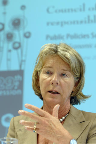 VIL RATIFISERE: - Jeg h�per at Dumaen vil stemme for � ratifisere dette viktige internasjonale instrumentet s� fort som mulige, sier Europar�dets fungerende generalsekret�r Maud de Boer-Buquicchio. Foto: SCANPIX