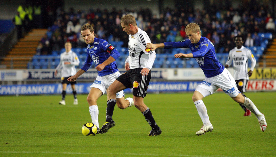 EVIG TOER: Daniel Berg Hestad (t.v.) har fire s�lvmedaljer fra f�r i Tippeligaen. Det kan godt bli en femte n�r 2009-sesongen er ferdigspilt, men gullet er det Steffen Iversen og Rosenborg som stikker av med.Foto: Svein Ove Ekornesv�g / Scanpix