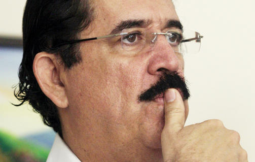 I SKJUL: Honduras' avsatte president Manuel Zelaya har sittet i skjul i Brasils ambassade siden han snek seg tilbake til hjemlandet natt til mandag. Foto: EDGARD GARRIDO/REUTERS/SCANPIX