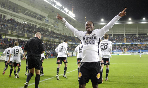 SYN SOM SVIR: Daniel Berg Hestad synes det var alt annet enn hyggelig � se Abdou Razack Traor� og Rosenborg feire seriegull p� Aker Stadion.Foto: Svein Ove Ekornesv�g / Scanpix