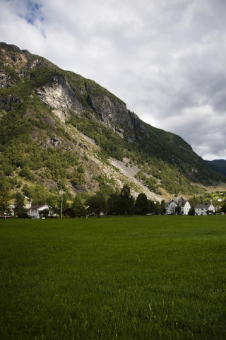 Innerst inne: Petrines Gjestgiveri ligger aller innerst i Norddalsfjorden.