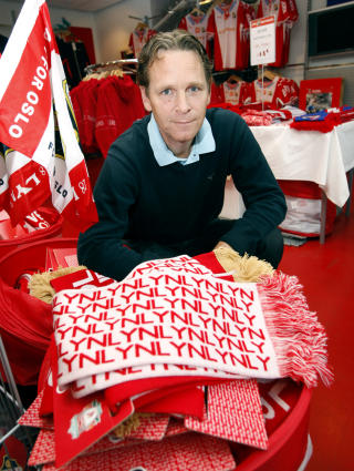 OPTIMIST TIL DET SISTE: Lyn-direkt�r Erik Langerud tror det skal v�re mulig � komme til en l�sning i l�pet av det siste d�gnet f�r fristen l�per ut. Foto: Lise �serud / Scanpix .