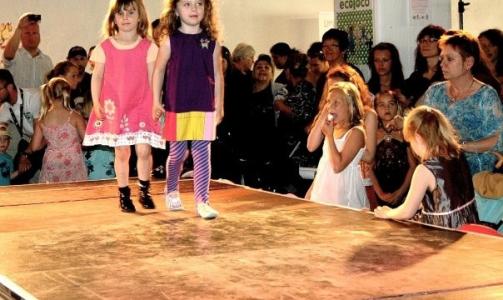  L�RER TIDLIG:  To av barna fra Cute Kids. Foto: Cute Kids