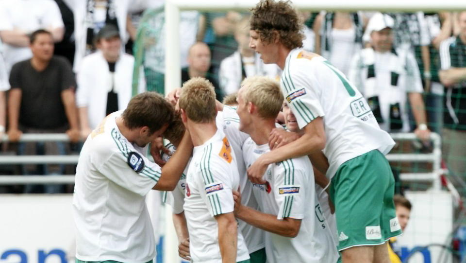 GOD GRUNN TIL � FEIRE: Tommy �ren sendte HamKam over nedrykksstreken med en superscoring mot Kongsvinger.Foto: Bj�rn Sigurds�n / SCANPIX