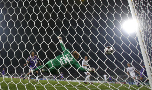 M�LTJUV: Stevan Jovetic forlenget et skudd fra en lagkamerat videre i nettmaskene p� f�rste stolpe p� ekte m�lscorervis til det som skulle vise seg � bli en matchavgj�rende scoring.Foto: SCANPIX/AP Photo/Alessandra Tarantino