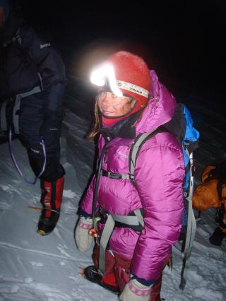 P� ULYKKESDAGEN: Cecilie Skog gj�r seg klar til � ta fatt p� den siste etappen opp mot toppen av K2,  1. august i fjor. Samme dag mistet hun ektemannen i den tragiske ulykken. Foto: Lars Nessa