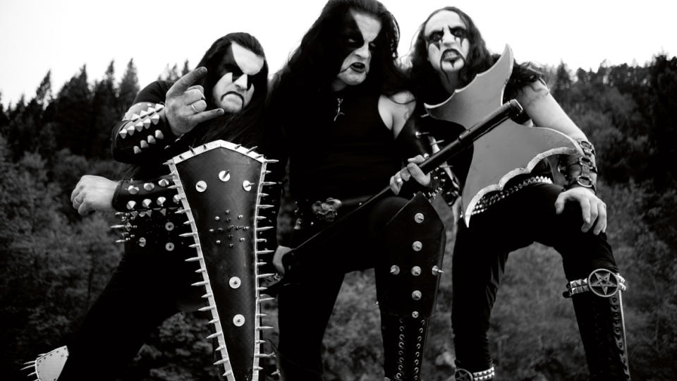 GJ�R COMEBACK ETTER SJU �R: Immortal st�r bak �rets comeback p� den norske black metal-scenen. Bandet ble stiftet i 1990 og ga ut sin forrige plate i 2002. Foto: PETER BESTE/INDIE DISTRIBUTION