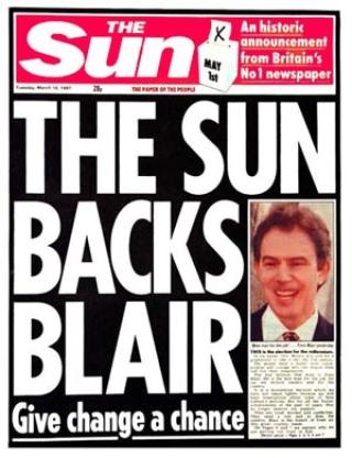 R�DT IGJEN: Mars 1997, snudde den britiske tabloidavisen igjen, og de st�ttet Tony Blairs kandidatur to m�nender f�r han vant valget.