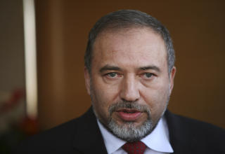 VIL VURDERE NORGE: Israels utenriksminister Avigdor Lieberman liker ikke Oslos �fientlighet� mot Israel. Foto: Ap/Scanpix