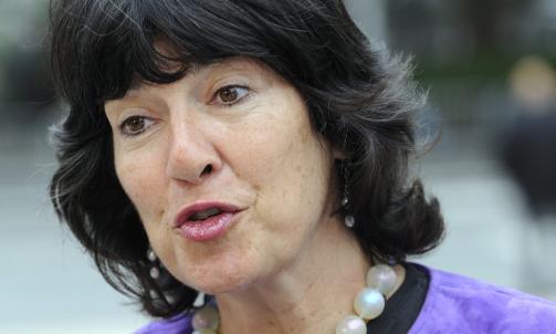 ANERKJENT: CNNs journalist Christiane Amanpour har vunnet et tosifret antall priser for arbeidet, i tillegg til seks �resgrader ved forskjellige universiteter. Foto: Scanpix/EPA/PETER FOLEY