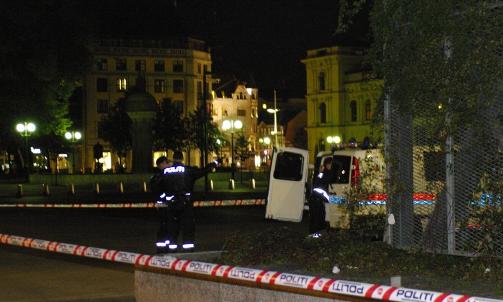 POLITIJAKT: Politiet jakter p� tre gjerningsmann. Foto: Daniel Laabak