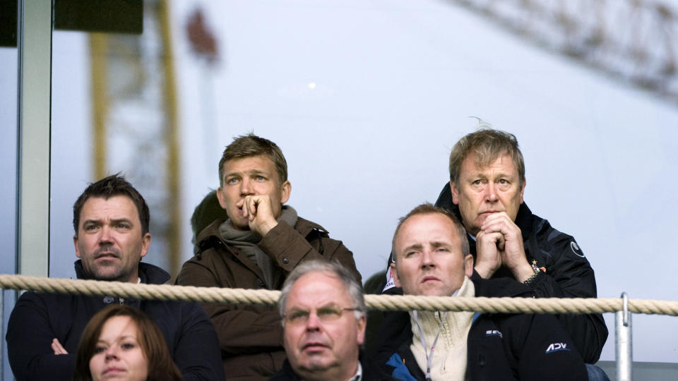 TRIBUNEPLASSERT: �ge Hareide m�tte se �rgryte fra tribunen, etter � ha skjelt ut en dommer tidligere i uken. Hareides disipler greide seg imidlertid uten ham, og vant mot IFK. Foto: Bj�rn Larsson Rosvall / Scanpix