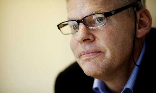 SYK KLIENT: Advokat Morten Furuholmen bist�r Tjostolv Moland og Joshua French. Han ble hyret anonymt. Foto: Kyrre Lien / Scanpix
