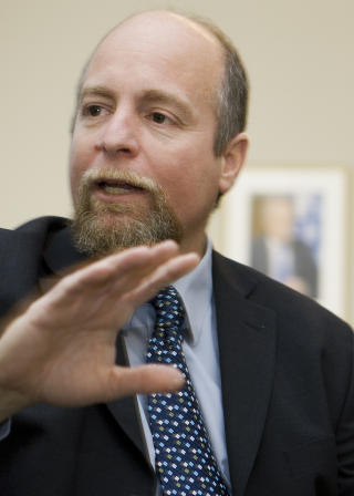 SKREV BREV: Ambassader�d Aviad Ivri ved Israels ambassade i Oslo.
Foto: Berit Roald / SCANPIX