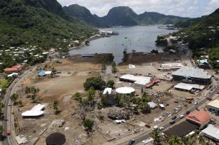STORE �DELEGGELSER: Flere beboerne i byen Pago Pago, p� Amerikanske Samoa, mistet sine hjem da en tsunami skyllet inn. Foto: AP Photo/Scanpix