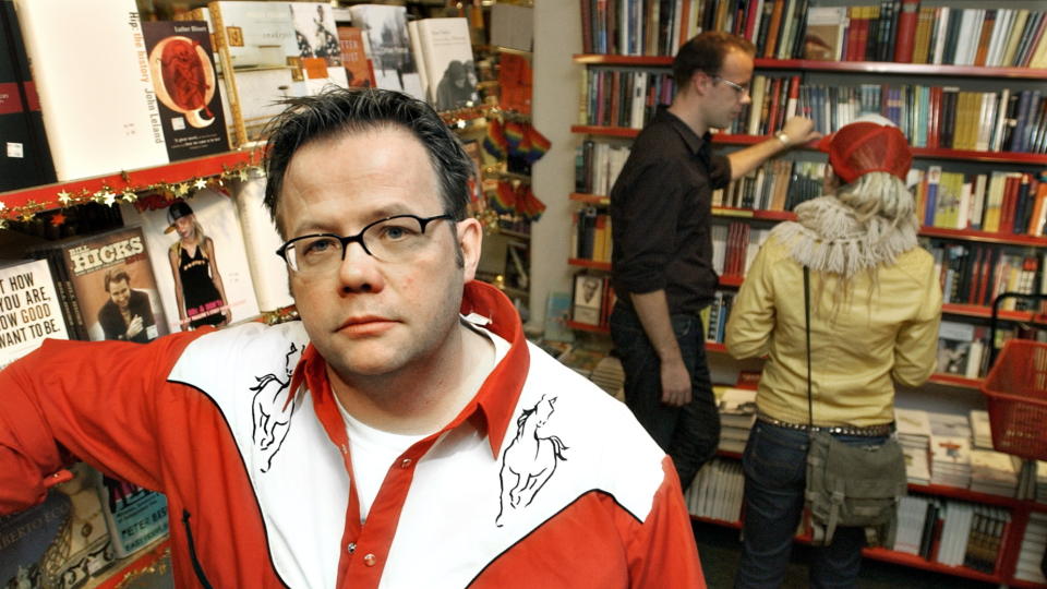 SLENTRENDE: Tronsmo-bokhandler og Dagbladet-anmelder Terje Thorsen er ute med sin f�rste diktsamling. Han presenterer folker�rsla og den streite arbeiderklassen med skitten realisme. Foto: Truls Brekke