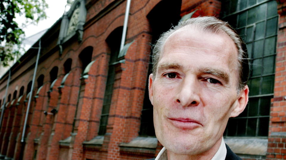 TRILOGI: I Erland Ki�steruds nye roman f�lger vi vekselvis en far og en datter. De har helt ulikt st�sted i verden. Foto: Elisabeth Sperre Alnes