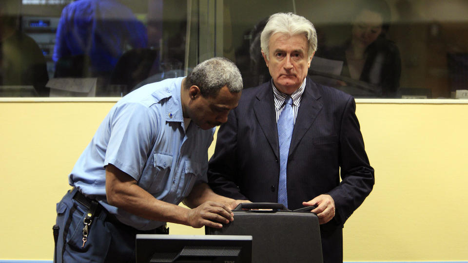 TILTALT: Den tidligere bosnisk-serbiske lederen Radovan Karadzic skal etter planen for domstolen i Haag seinere denne m�neden, men n� frykter flere ytterligere utsettelser i krigsforbrytersaken. FOTO: SCANPIX