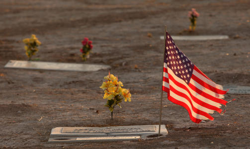 P� TVANGSSALG: �konomikrisa i California har flere merkverdige konsekvenser. I sommer ble gravlunden Memory Gardens Cemetery and Memorial Park i El Centro lagt ut for tvangssalg. Foto: David McNew/Getty Images/AFP/Scanpix