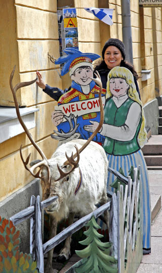 TURISTFELLE: Dette utstoppede reinsdyret finnes i mange turisters fotoalbum...