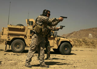  IKKE F�RRE:  Amerikanske soldater trener i Wardak-provinsen i Afghanistan sist fredag. Foto: AP/SCANPIX.
