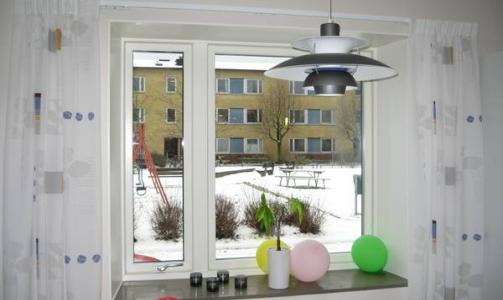 MANGE TILTAK: Det er mye man kan gj�re for � f� ned energiforbruket i hjemmet, fra nye l�sninger for oppvarming til enkle str�msparingstiltak. Illustrasjonsfoto: PASSIVHUSCENTRUM