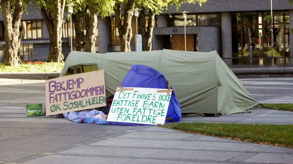 IKKE H�RT: Demonstrantene som tidligere i �r stilte seg opp utenfor regjeringskvartalet, ble ikke h�rt i den nye regjeringsplattformen til de r�dgr�nne. Foto: Morten Holm / Scanpix