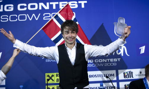 sl�tte-per: Behns figur spiller fele for jentene p� araberhestene, men Rybaks manager ser ingen likheter mellom Alexander og Sl�tte-Per. Foto:DAGBLADET