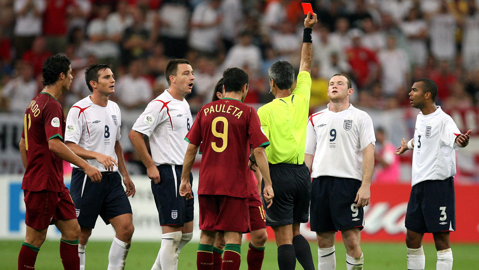 ENGLANDS VM OVER IGJEN: Med ti mann ble et Rooney-l�st England sl�tt ut p� straffer mot Portugal. Foto: AFP/DDP/VOLKER HARTMANN