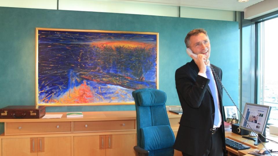 RINGTE OBAMA: Klokka 15:30 ringte Jens Stoltenberg og gratulerte Barack Obama med fredsprisen. Den amerikanske presidenten ser fram til � f� prisen i Oslo. Foto: SMK