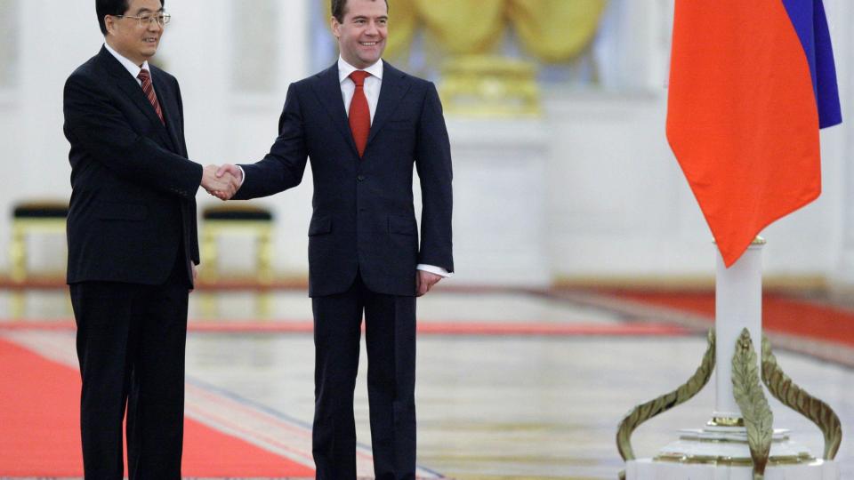 R�VARER: Russland og Kina skal drive felles utvinning av r�varer i Sibir. Et samarbeidsprogram for perioden 2009 til 2010 omfatter 205 samarbeidsprosjekter i grenseregionen, skriver Moskva-avisen Vedomostij. Foto: SCANPIX