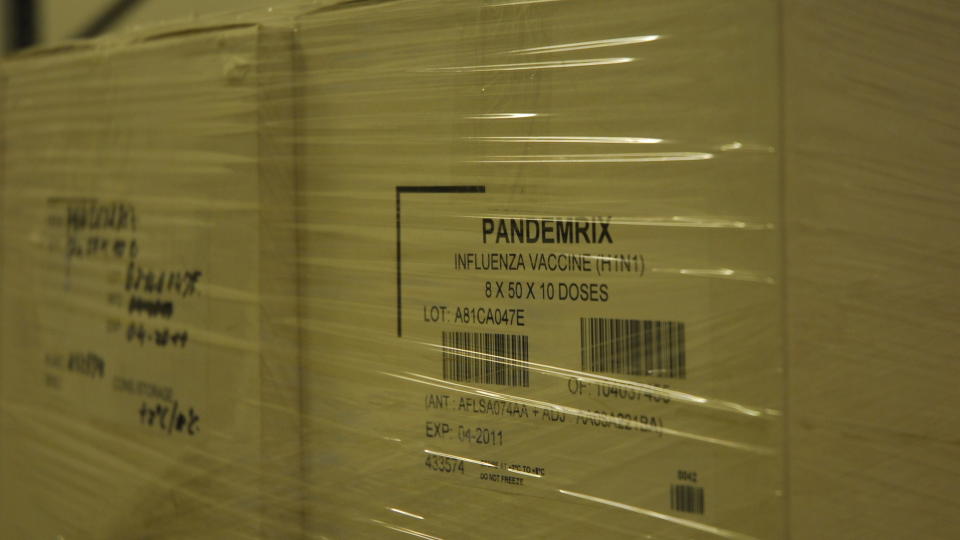 50 000 DOSER: Europharma Nordic mottok i dag f�rste pall med H1N1-vaksiner i dag. Distribusjonen begynner allerede til helgen. Foto: �ystein Bie Pettersen
