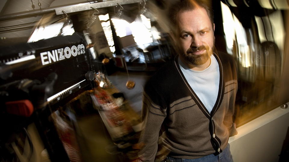 UTRADISJONELT STUDIO: Nye Lydverket, med Asbj�rn Slettemark som leder, filmes i baren Internasjonalen p� Youngstorget. FOTO: ANDERS GR�NNEBERG