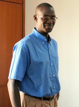 PROSJEKTSJEF: Mamadou Haidra styrer det norskfinansierte kvinneprosjektet i Mali Foto: Bj�rn O. Evju