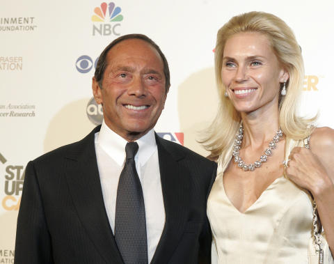 SKILTE LAG: Sangeren, og vordende bestefar, Paul Anka og tv-personligheten Anna Anka ble skilt i 2010. Foto: Fred Prouser/Reuters/Scanpix