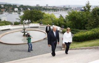 OSCARSHALL: Ogs� det gamle lystslottet p� Bygd�y er pusset opp og f�r �kte vedlikeholdskostnader. Det g�r p� budsjettet til Det kongelige hoff. Foto: Lise �serud / SCANPIX