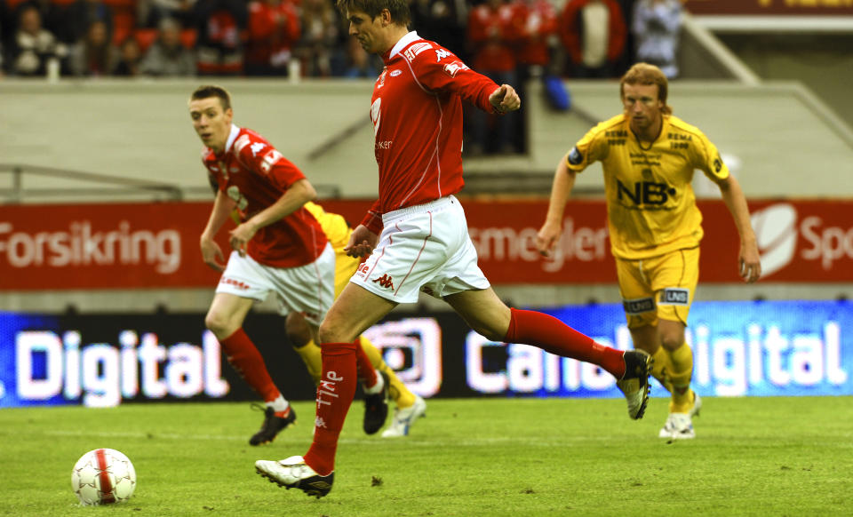 STABIL MANN: �lafur �rn Bjarnason setter inn 1-0 til Brann p� straffespark under eliteseriekampen i fotball mellom Brann og Bod� Glimt. Han har spilt 26 av 27 seriekamper i �r. Foto:  Marit Hommedal  / SCANPIX