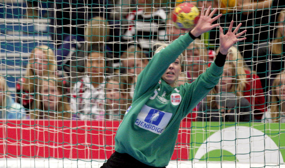 REDDET 62 PROSENT: Norges keeper Katrine Lunde Haraldsen storspilte mot Kina i Skien tirsdag kveld. Foto: Bj�rn Sigurds�n / SCANPIX