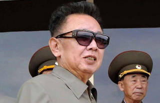 IKKE S�RLIG PEN? Nord-Koreas Kim Jong-il tar listas bunnplassering. Foto: AFP PHOTO/Scanpix
