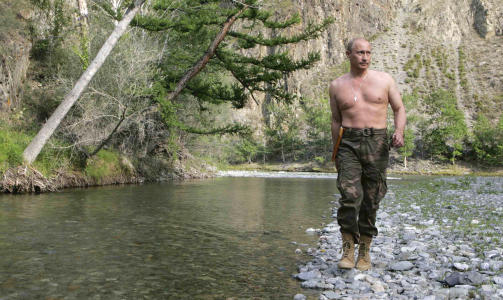 SKJORTEL�S: Stoltenberg slo Vladimir Putin, til tross for dette bildet. Foto: AP Photo/Scanpix