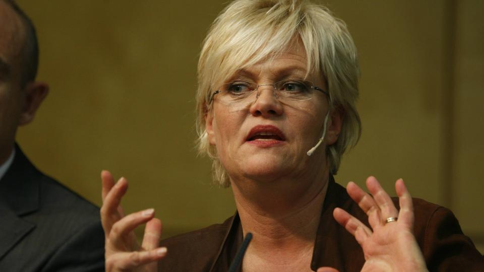 FRA FINANS TIL SKOLE: Kristin Halvorsen forlater den mektige finansministerposten og prioriterer i stedet SVs hjertesak som kunnskapsminister.
Finansminister Kristin Halvorsen holder pressekonferanse vedr�rende statsbudsjettet tirsdag.
Foto: Erlend Aas / Scanpix